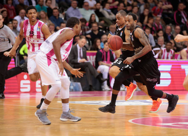 助她赢得比 助她赢得比